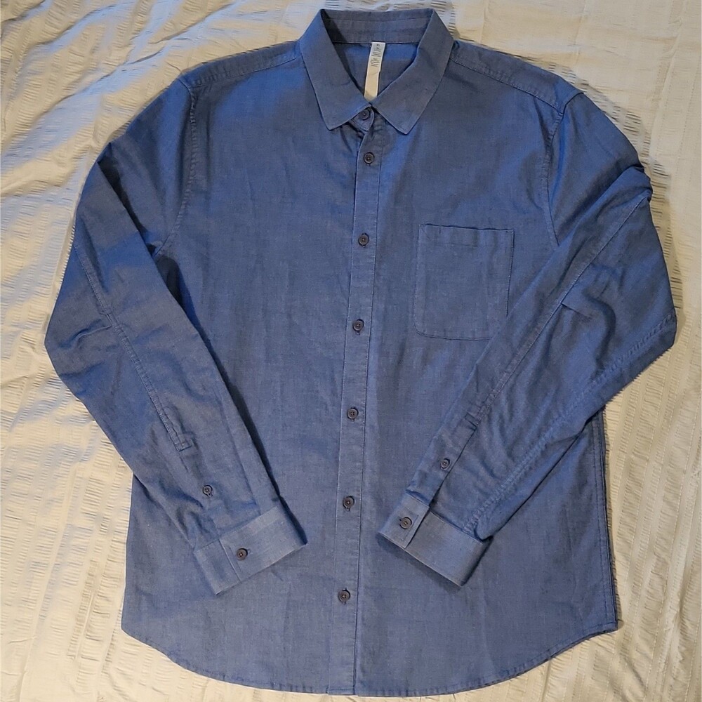 Lululemon Commission Shirt Mens XL Blue Chambray Long Sleeve Button Up Casual
